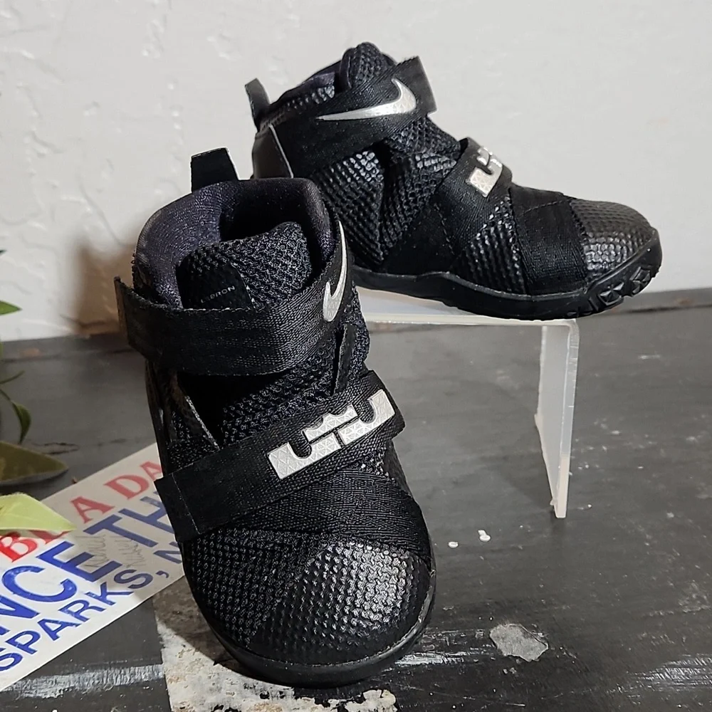NIKE LeBron Soldier Black 6C